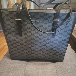 Michael Kors Medium TZ Tote
